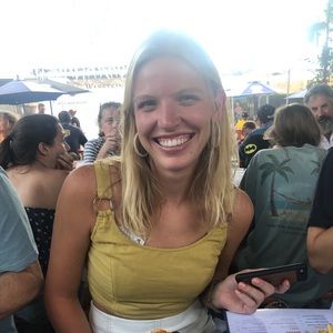 Meet your Posher, Claire